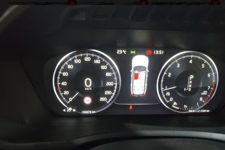 Used Volvo XC90 2015 T6 Prestige 7-Seater Odometer Close Up