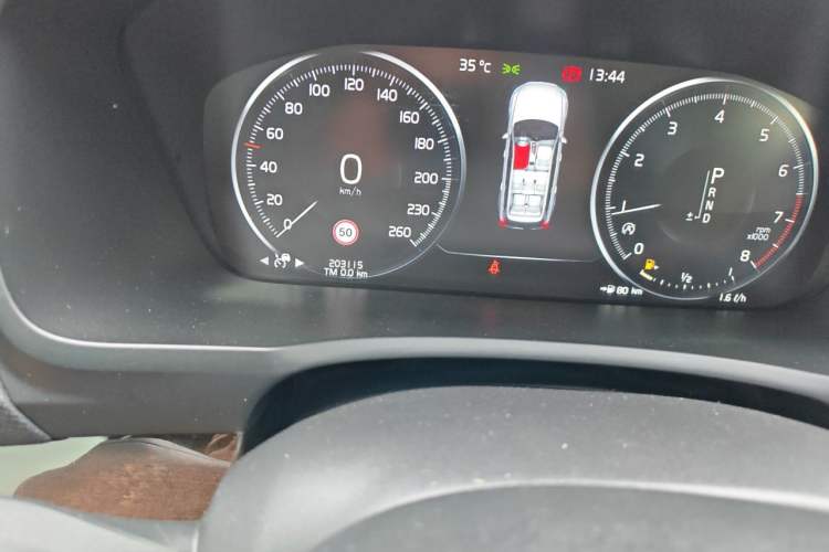 Used Volvo XC90 2015 T6 Zhiya Edition 7-seater Odometer Close Up