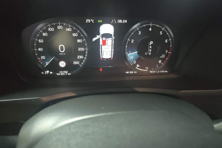 Used Volvo XC90 2015 T6 Prestige 7-Seater Odometer Close Up