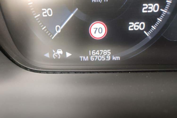 Used Volvo XC90 2015 T6 Zhiya Edition 7-seater Odometer Close Up