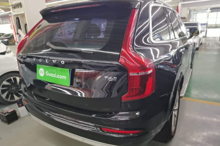 Used Volvo XC90 2015 T6 Luxury Edition 5-seater Rear Right 45 Deg
