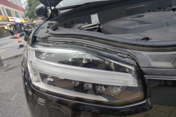 Used Volvo XC90 2015 T6 Prestige 7-Seater Right Front Headlight