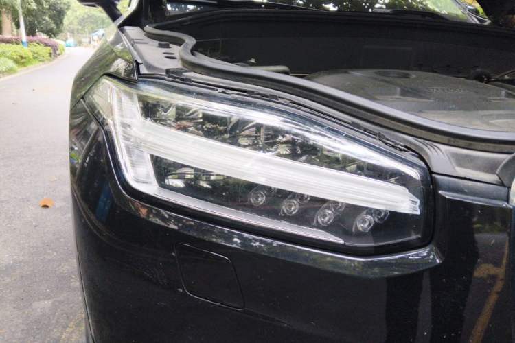 Used Volvo XC90 2015 T6 Zhiya Edition 7-seater Right Front Headlight