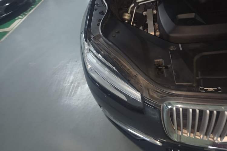 Used Volvo XC90 2015 T6 Prestige 7-Seater Right Front Headlight