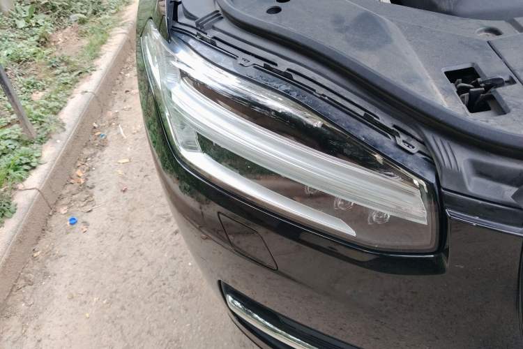 Used Volvo XC90 2015 T6 Prestige 7-Seater Right Front Headlight