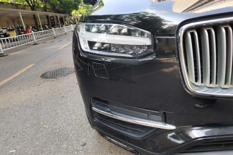 Used Volvo XC90 2015 T6 Zhiyi Edition 7-Seater Right Front Headlight