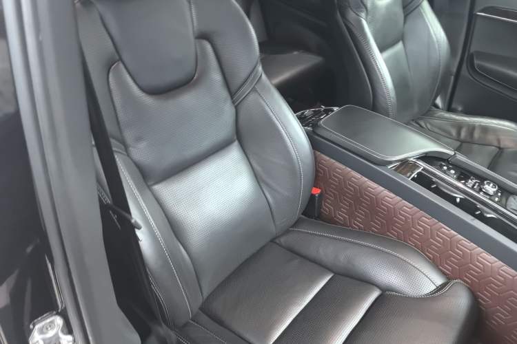 Used Volvo XC90 2015 T6 Prestige 7-Seater Right Front Seat