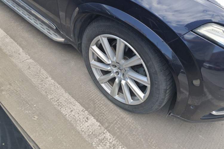 Used Volvo XC90 2015 T6 Prestige 7-Seater Right Front Wheel Hub