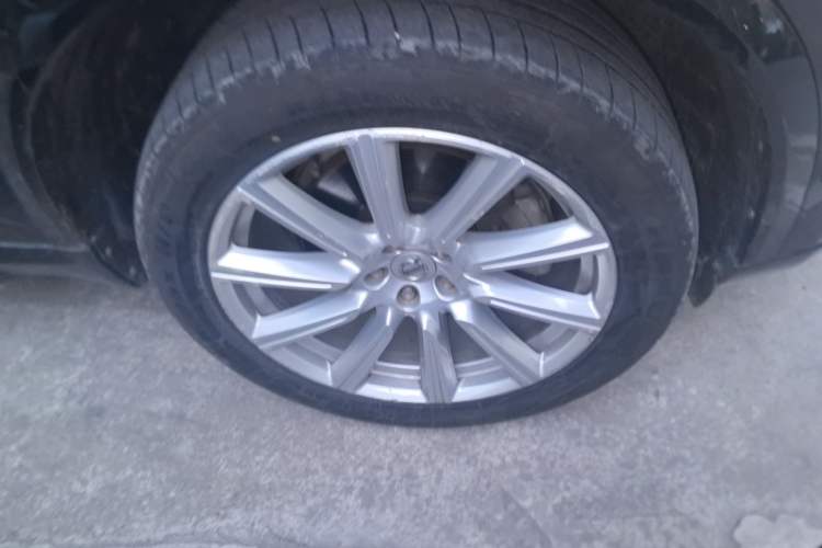 Used Volvo XC90 2015 T6 Zhiya Edition 7-seater Right Front Wheel Hub