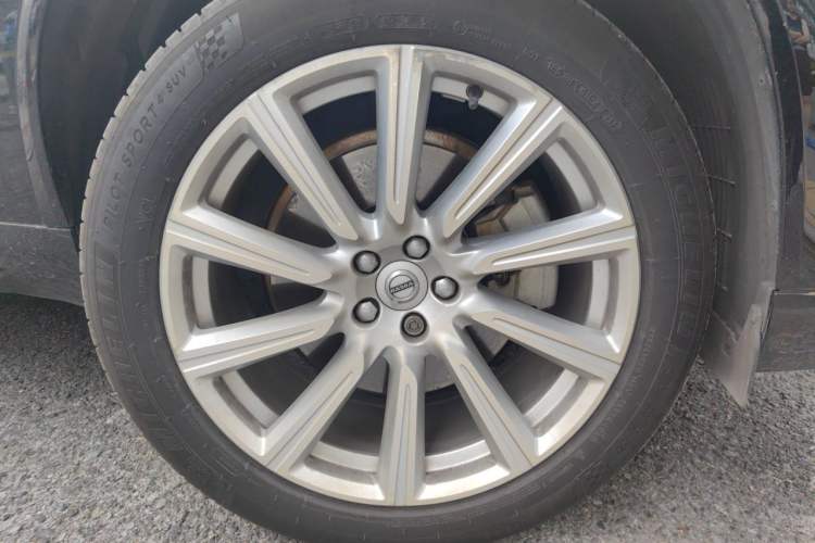 Used Volvo XC90 2015 T6 Prestige 7-Seater Right Front Wheel Hub