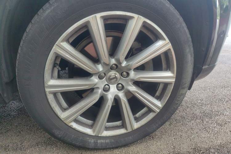 Used Volvo XC90 2015 T6 Prestige 7-Seater Right Front Wheel Hub