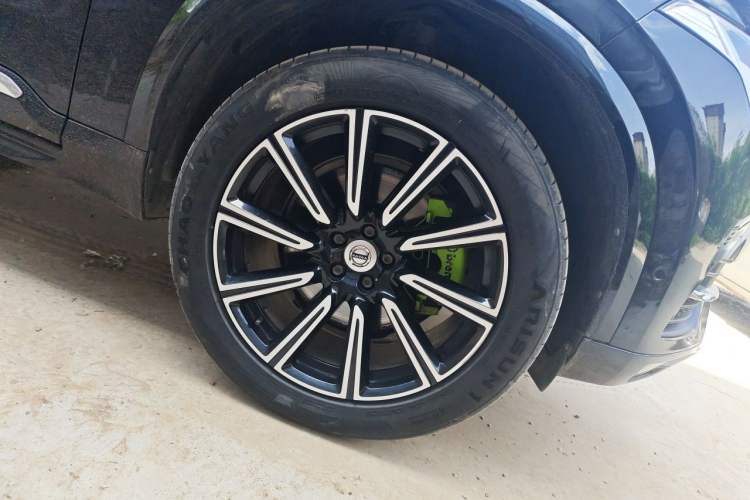 Used Volvo XC90 2015 T6 Prestige 7-Seater Right Front Wheel Hub
