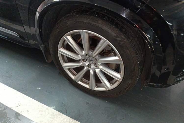 Used Volvo XC90 2015 T6 Prestige 7-Seater Right Front Wheel Hub