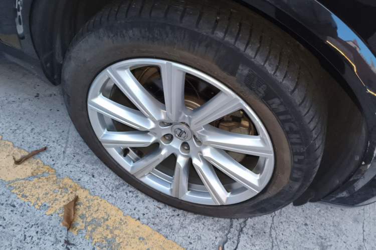 Used Volvo XC90 2015 T6 Prestige 7-Seater Right Front Wheel Hub