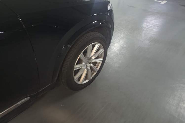 Used Volvo XC90 2015 T6 Prestige 7-Seater Right Front Wheel Hub
