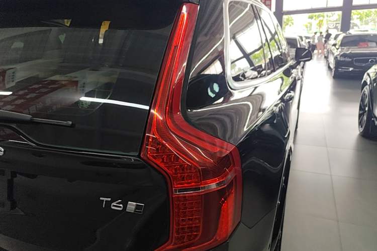Used Volvo XC90 2015 T6 Prestige 7-Seater Right Rear Taillight