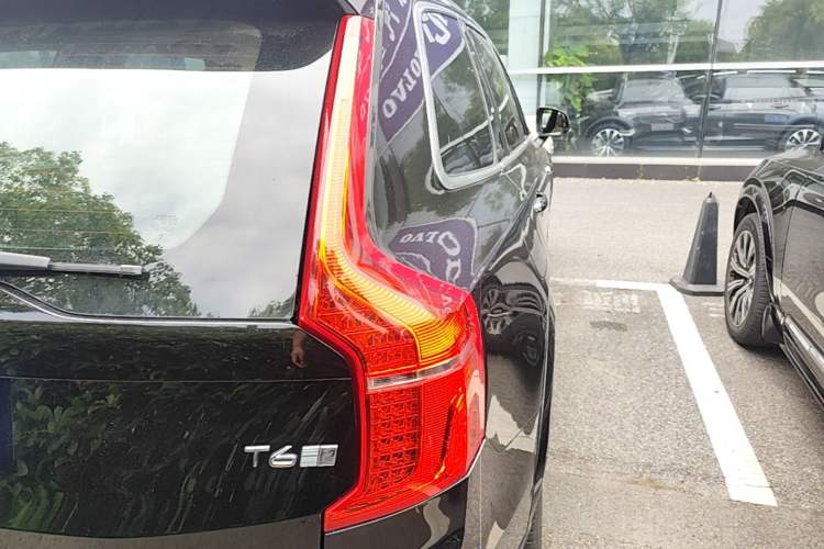 Used Volvo XC90 2015 T6 Prestige 7-Seater Right Rear Taillight