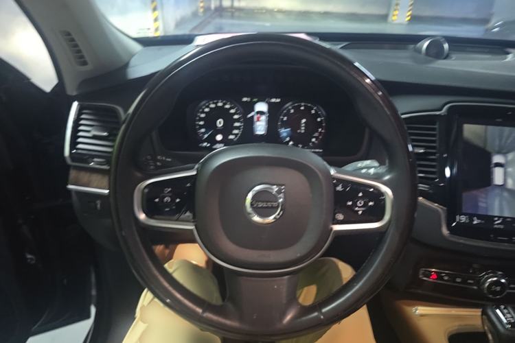 Used Volvo XC90 2015 T6 Prestige 7-Seater Steering Wheel