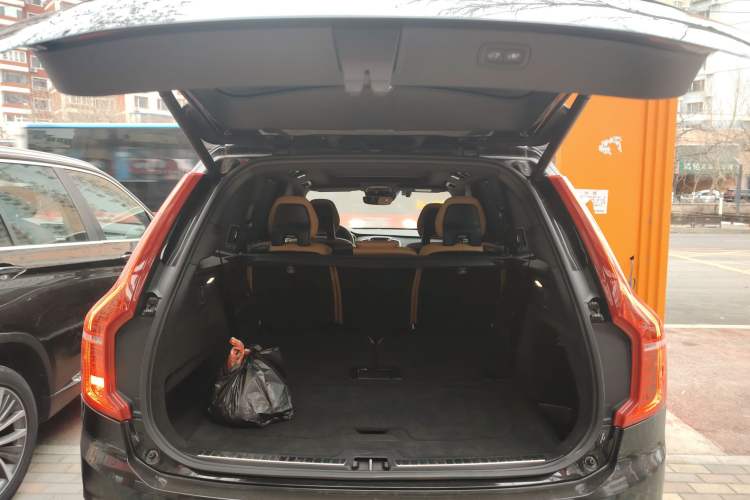 Used Volvo XC90 2015 T6 Zhiyi Edition 7-Seater Trunk