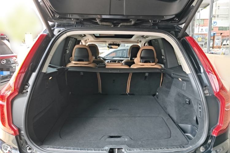 Used Volvo XC90 2015 T6 Prestige 5-seater Trunk