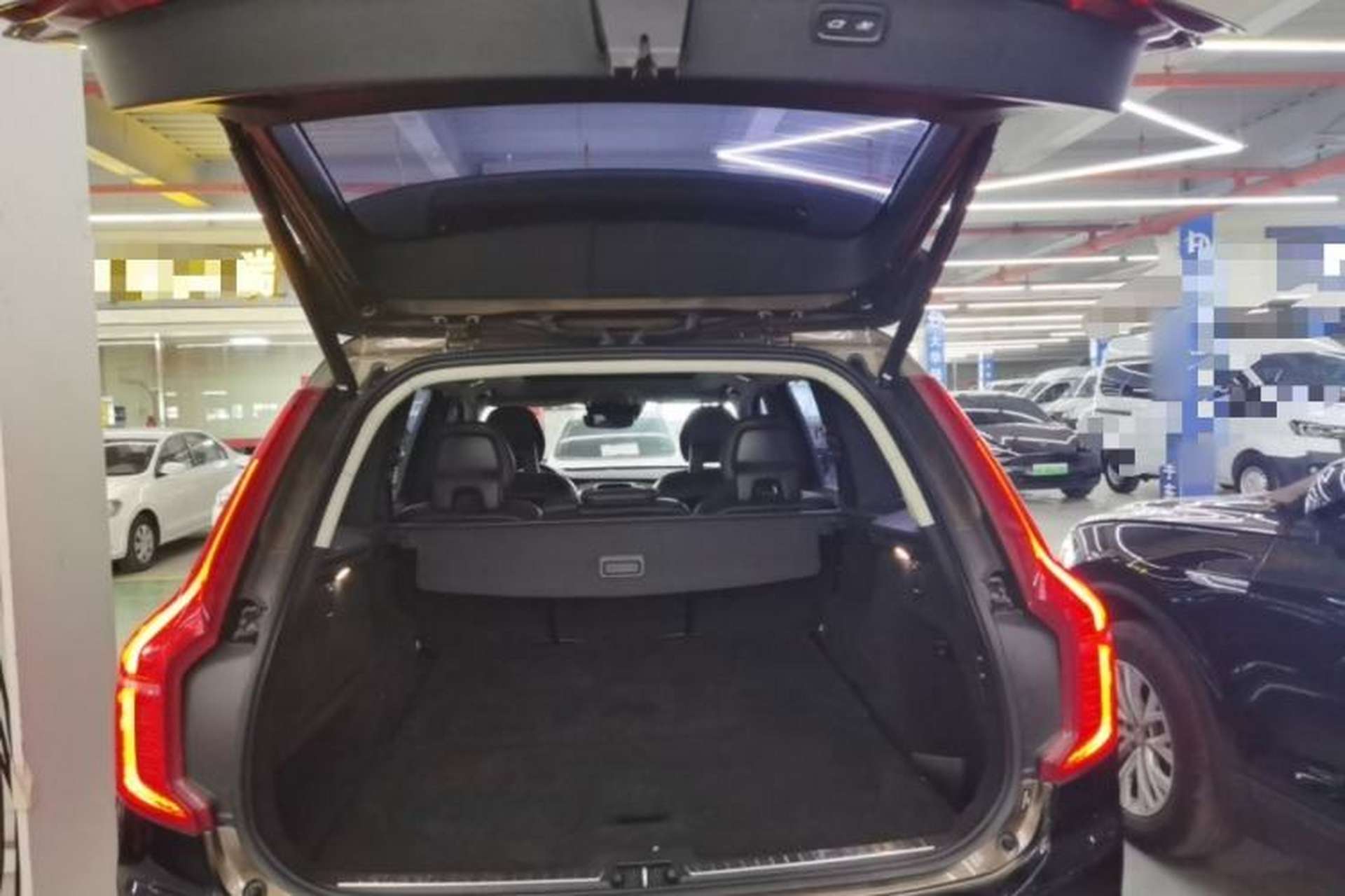 Used Volvo XC90 2015 T6 Luxury Edition 5-seater Trunk