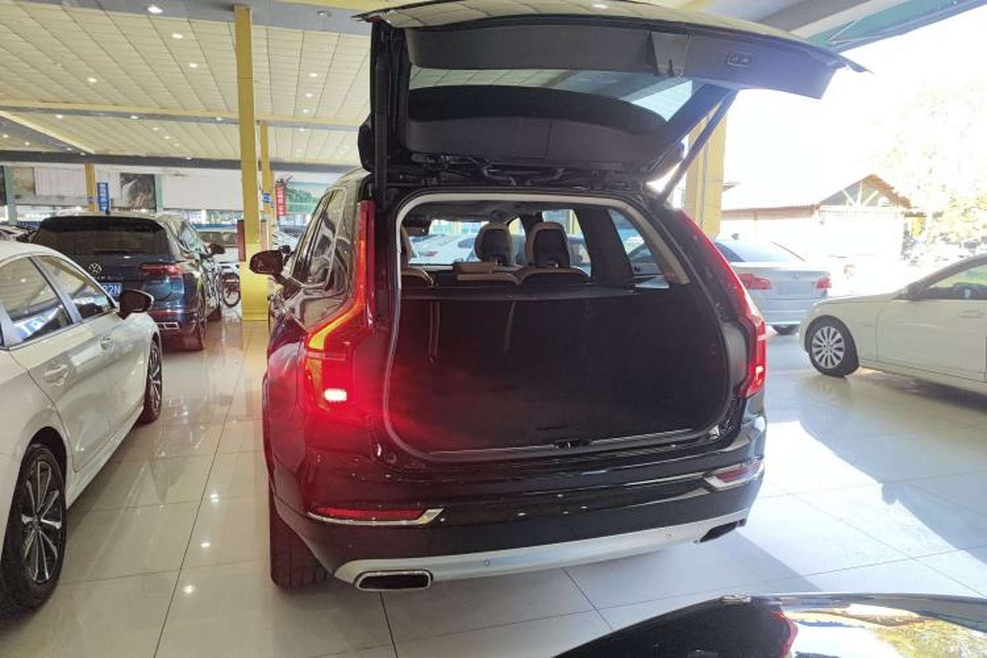 Used Volvo XC90 2015 T6 Prestige 5-seater Trunk