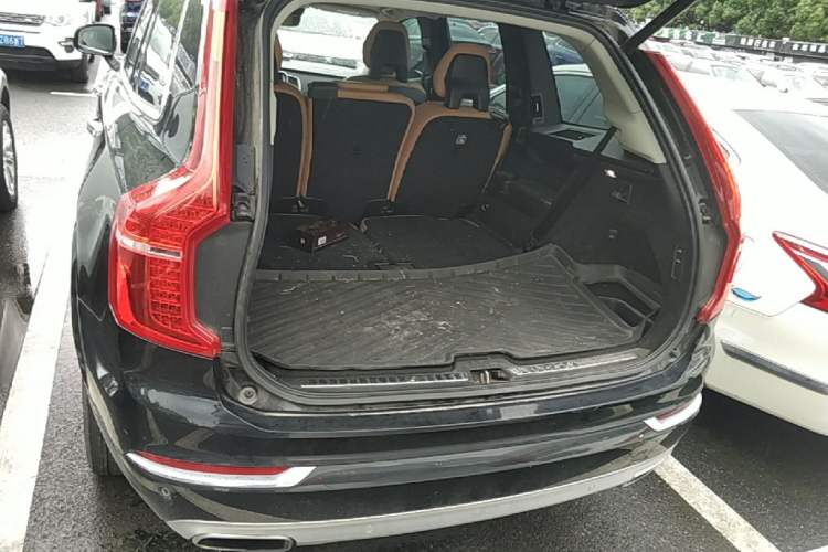 Used Volvo XC90 2015 T6 Prestige 7-Seater Trunk