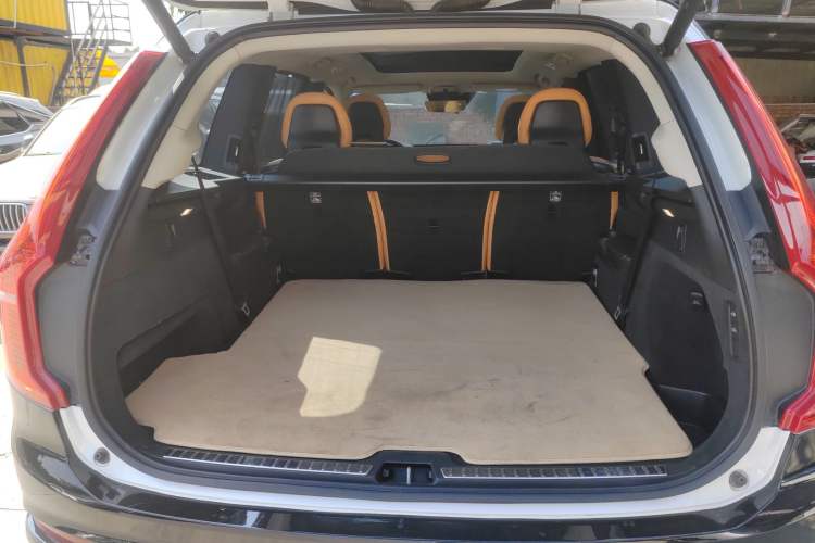 Used Volvo XC90 2015 T6 Zhiya Edition 7-seater Trunk
