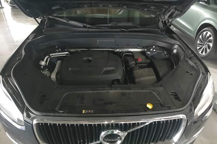 Used Volvo XC90 2015 T6 Zhiya Edition 7-seater Engine Bay