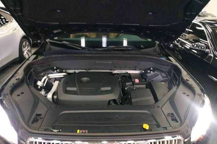 Used Volvo XC90 2015 T6 Luxury Edition 5-seater Engine Bay