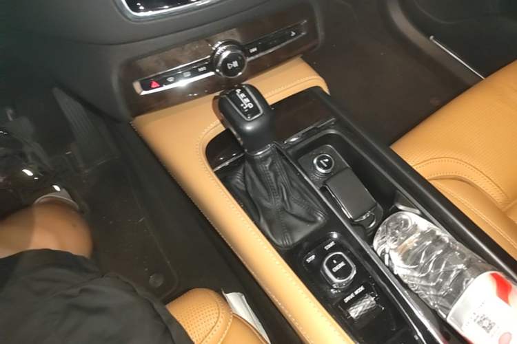 Used Volvo XC90 2015 T6 Zhiya Edition 7-seater Gear Lever
