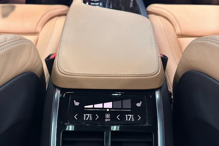 Used Volvo XC90 2015 T6 Luxury Edition 5-seater Interior 1