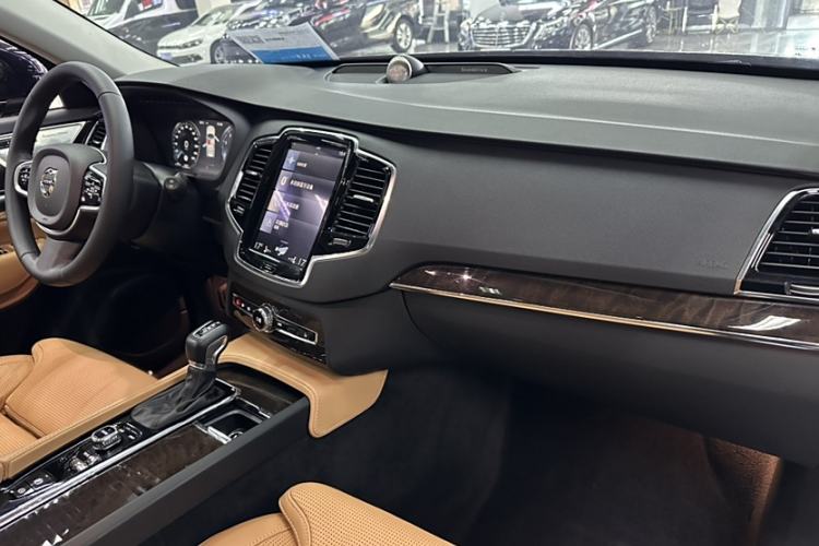 Used Volvo XC90 2015 T6 Luxury Edition 5-seater Interior 15