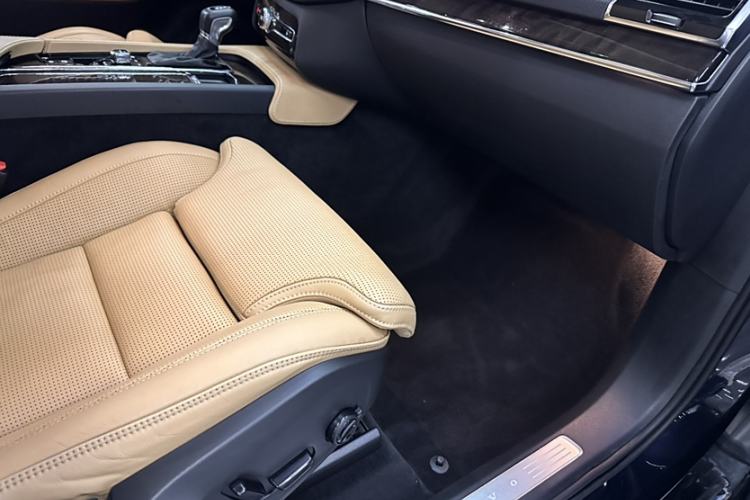 Used Volvo XC90 2015 T6 Luxury Edition 5-seater Interior 3