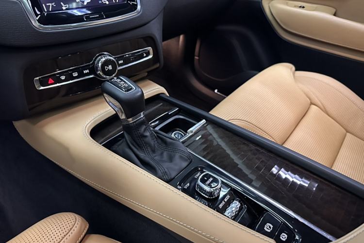 Used Volvo XC90 2015 T6 Luxury Edition 5-seater Interior 5