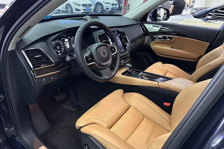 Used Volvo XC90 2015 T6 Luxury Edition 5-seater Interior 6