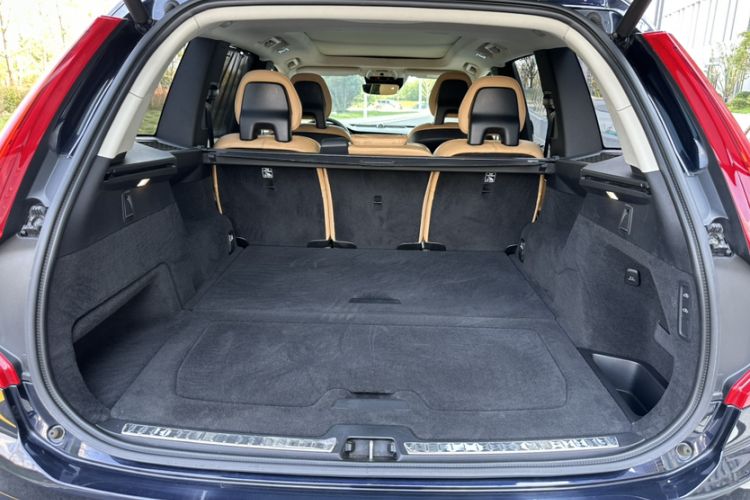 Used Volvo XC90 2015 T6 Luxury Edition 5-seater Trunk