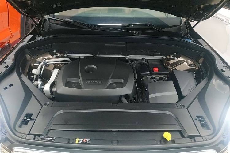 Used Volvo XC90 2015 T6 Zhiya Edition 7-seater Engine Bay