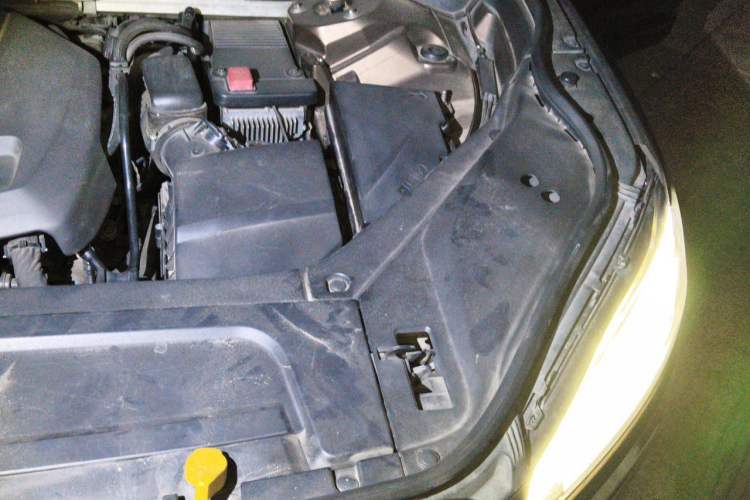 Used Volvo XC90  Engine Bay Left