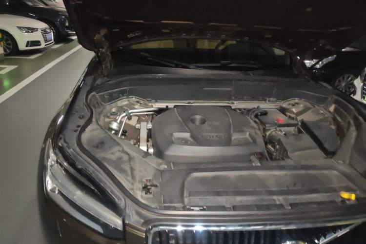Used Volvo XC90 2015 T6 Zhiyi Edition 5-seater Engine Bay Right
