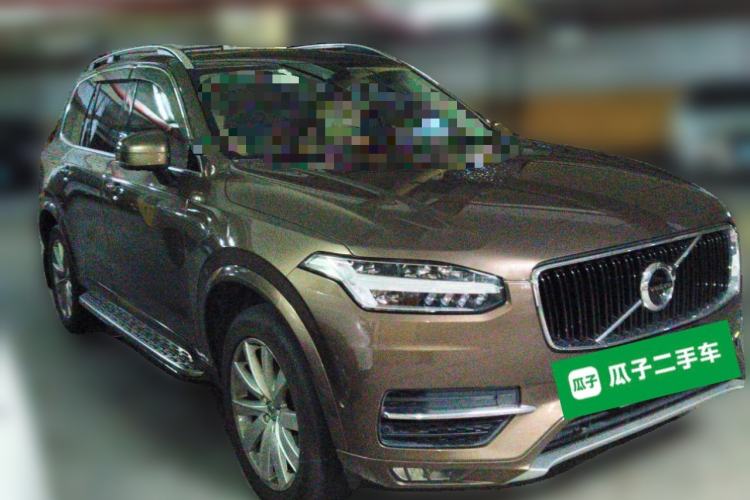 Used Volvo XC90  Front Right 45 Deg