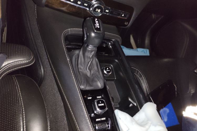 Used Volvo XC90 2015 T6 Prestige 7-Seater Gear Lever