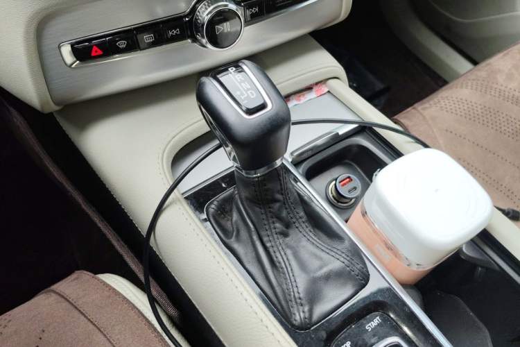 Used Volvo XC90 2015 T6 Zhiyi Edition 5-seater Gear Lever