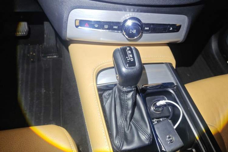 Used Volvo XC90 2015 T6 Zhiyi Edition 5-seater Gear Lever