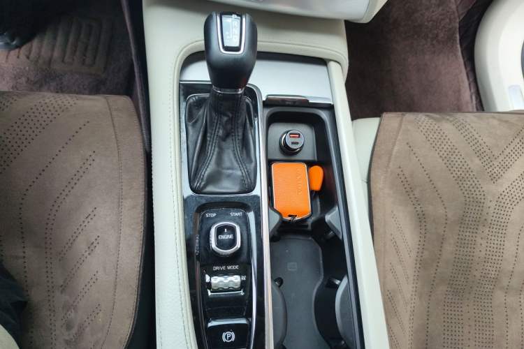 Used Volvo XC90 2015 T6 Zhiyi Edition 5-seater Gear Lever