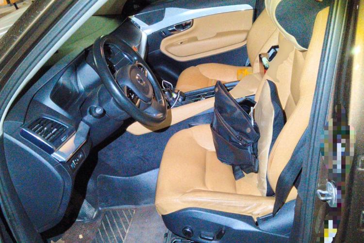 Used Volvo XC90  Left Front Seat