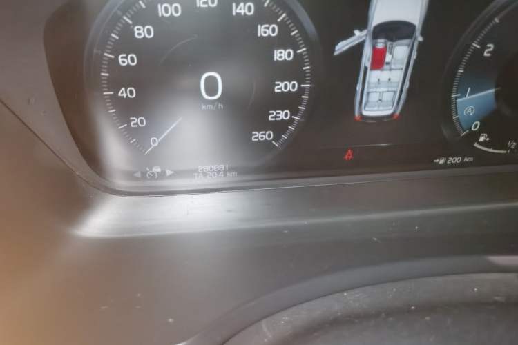 Used Volvo XC90 2015 T6 Zhiyi Edition 7-Seater Odometer Close Up