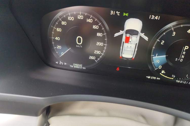 Used Volvo XC90 2015 T6 Zhiyi Edition 5-seater Odometer Close Up
