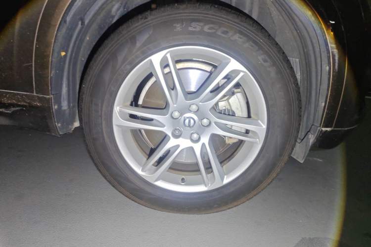 Used Volvo XC90 2015 T6 Zhiyi Edition 5-seater Right Front Wheel Hub