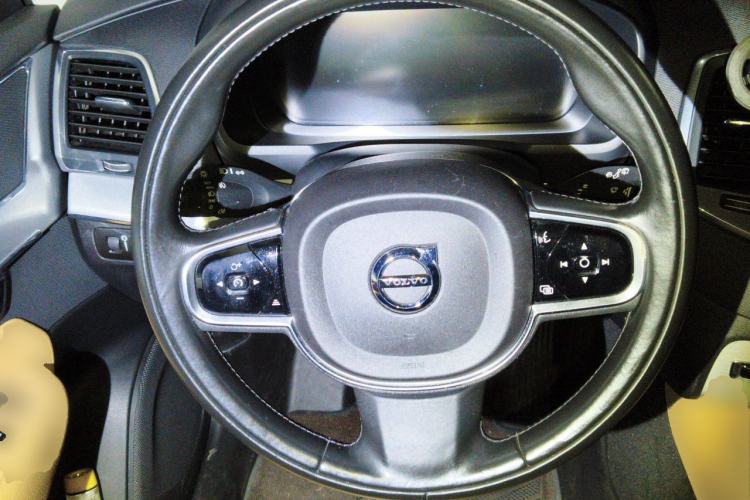 Used Volvo XC90  Steering Wheel